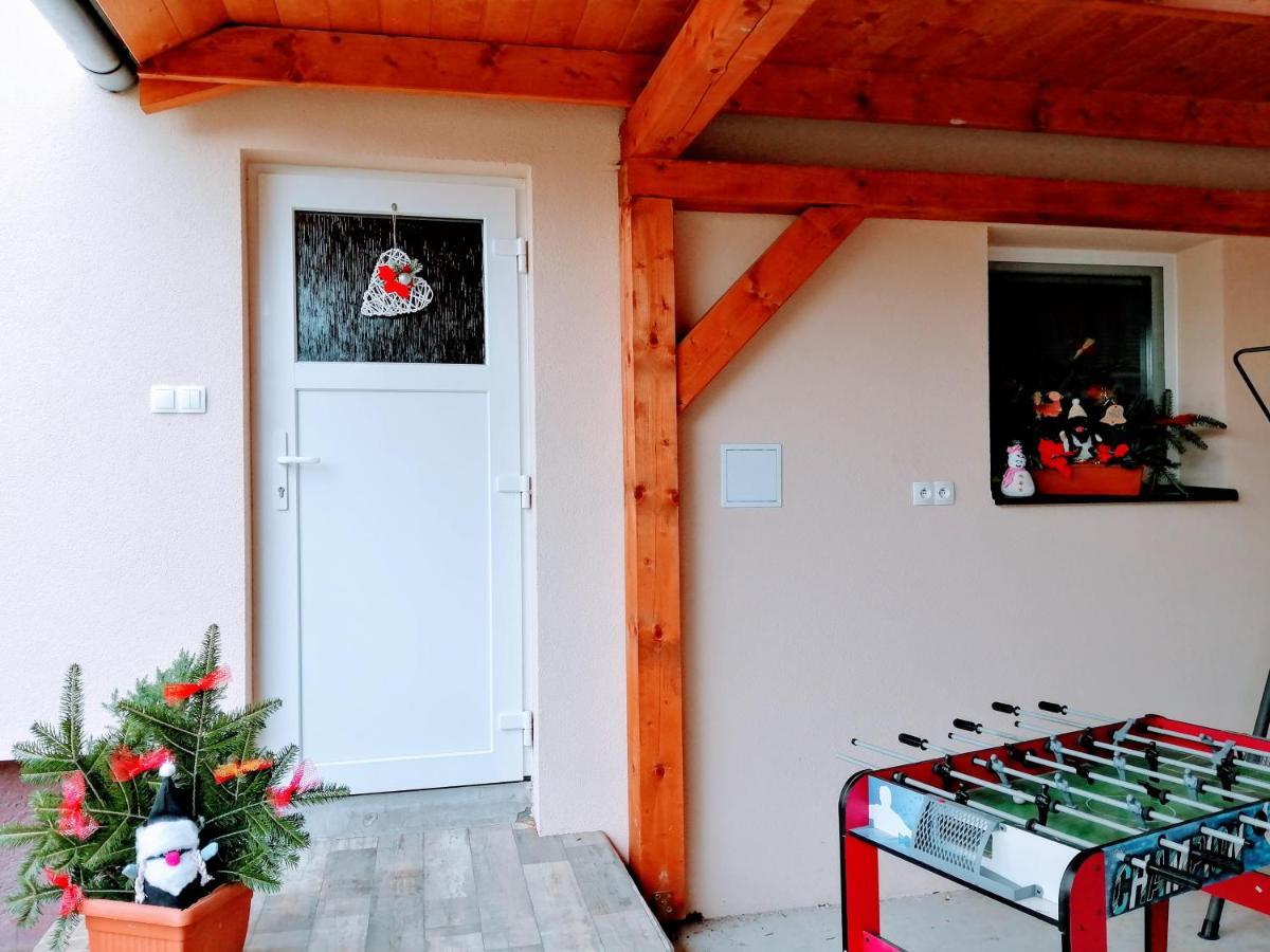 Apartman Paula -Dovolenka Pri Aquaparku Liptovský Mikuláš 外观 照片